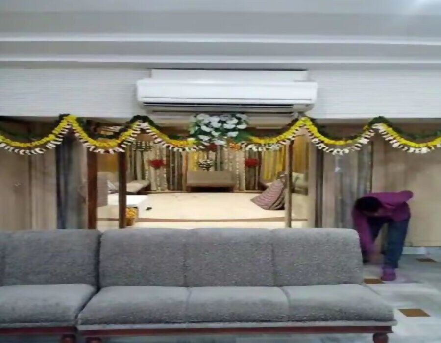 Hotel Panchratan - Tap to explore photos