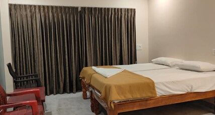 Hampi Green Hills Guest House Room Type - Premium Room (Paddy and Mountain view) AC 