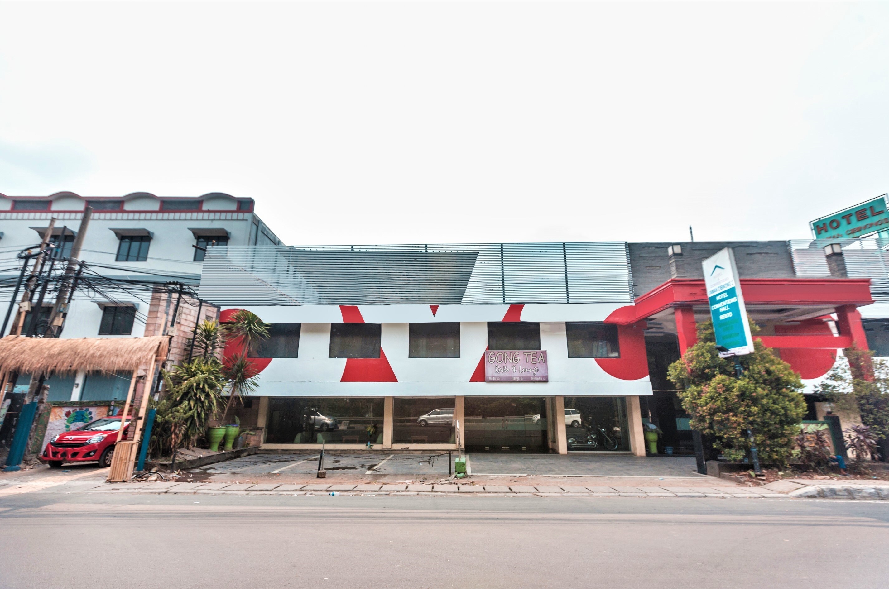 OYO 94759 Hotel Taman Cibinong - Tap to explore photos