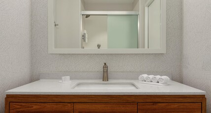 Home2 Suites by Hilton Houston Energy Corridor Room Type - 2QN HEARING ACC STUDIO NS