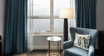 Hilton Madison Monona Terrace Room Type - 1 KING BED LAKE VIEW
