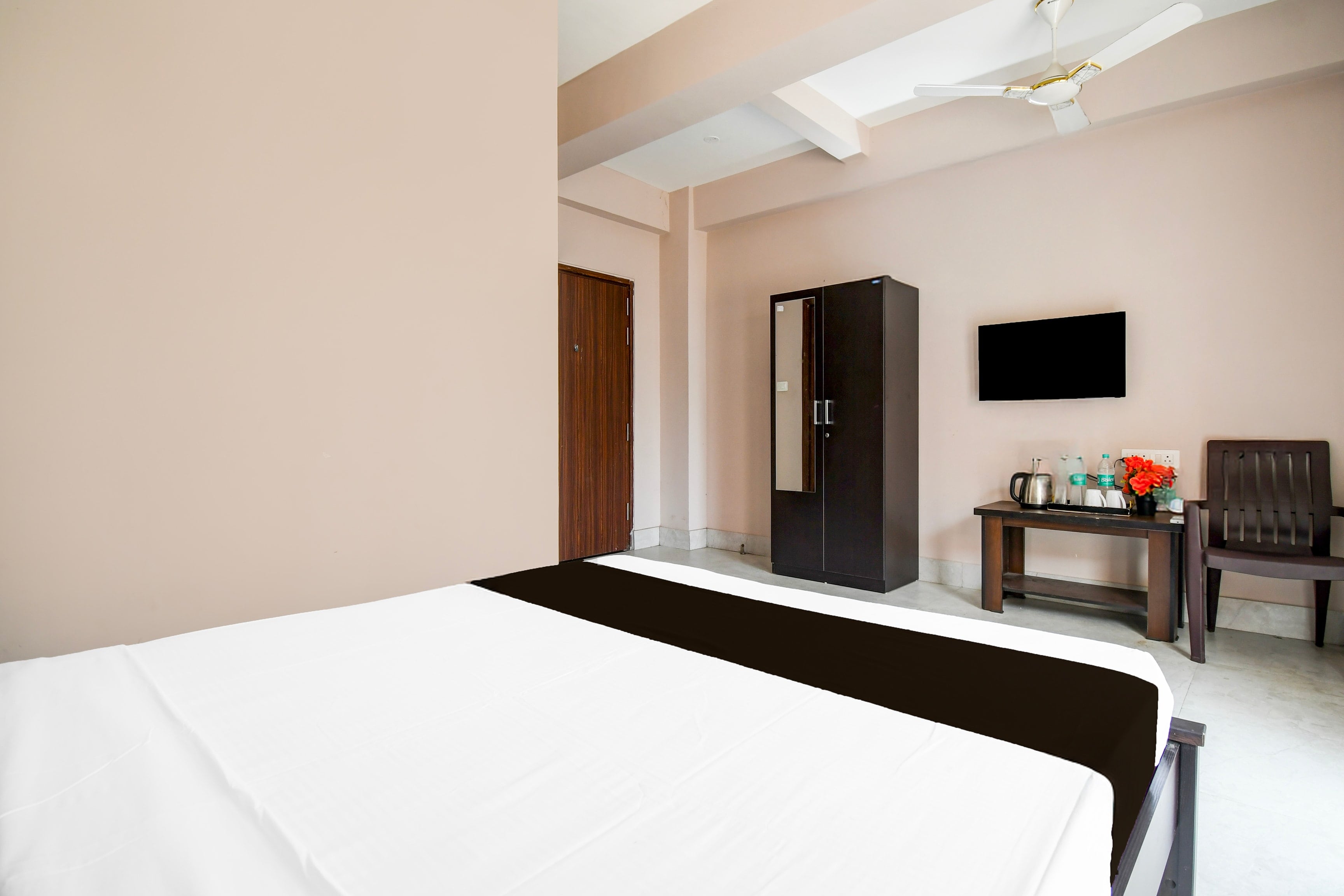 Hotel O Aasiyanaa Guest House - Tap to explore photos