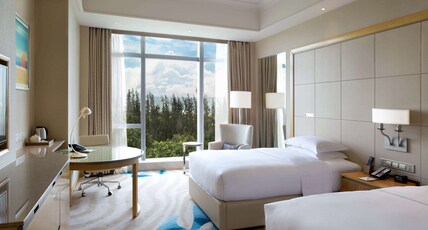 DoubleTree by Hilton Hotel Xiamen - Wuyuan Bay Room Type - TWIN DELUXE CITY VIEW
