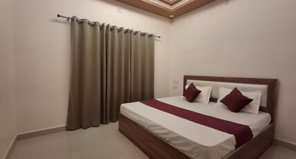Vamika palace Room Type - Quadruple  room 1