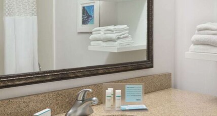 Hampton Inn - Atlanta Perimeter Center Room Type - 1 QN ACCESS TUB NONSMOKING