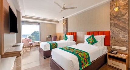 Treebo Premium Nagpur Automotive Square Room Type - Spacious Standard Room