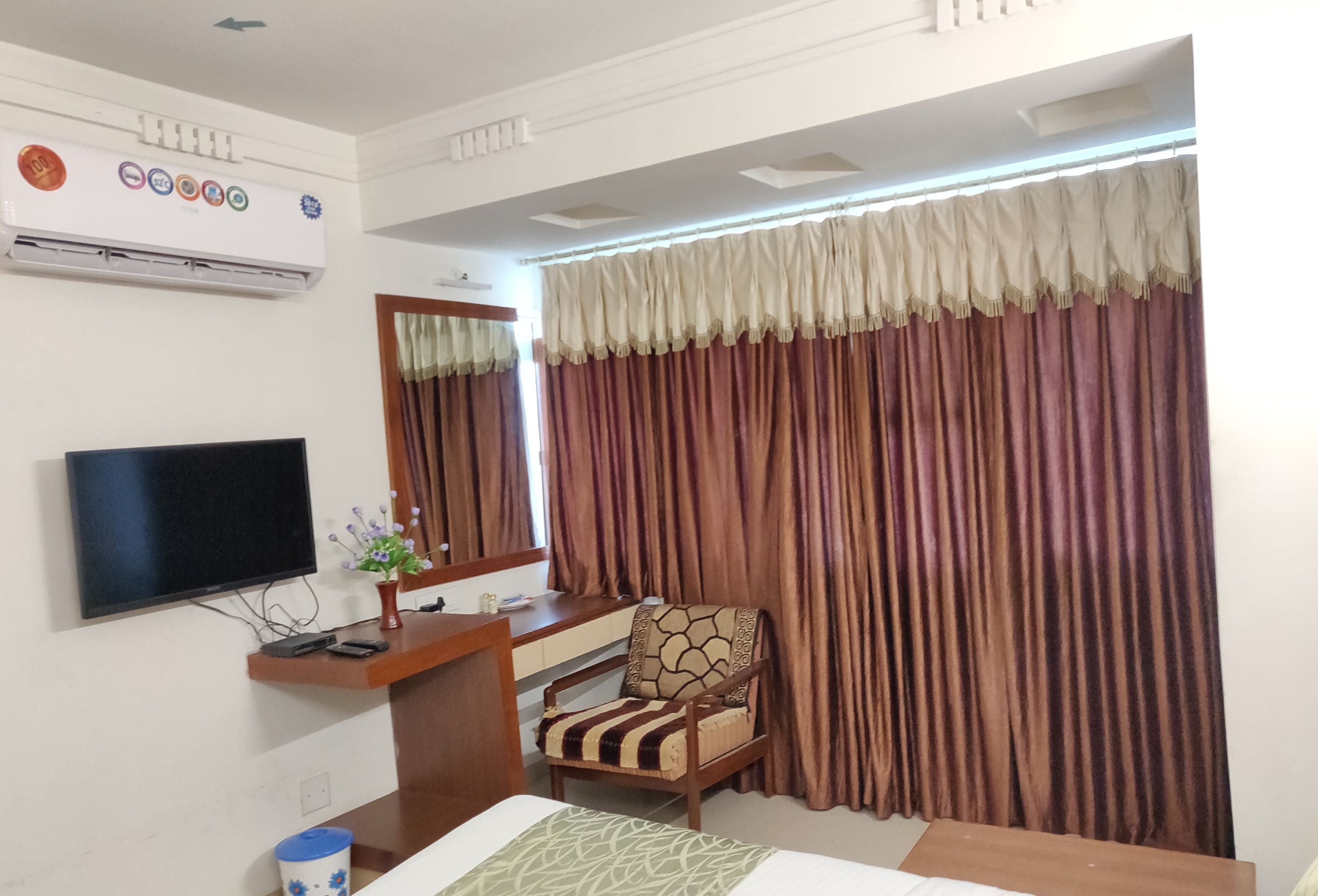 Hotel Shanti Sadan - Tap to explore photos