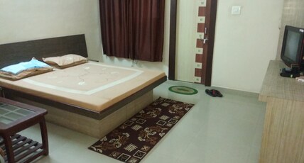 Hotel Golden Drive Room Type - Deluxe Room (AC)
