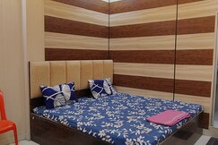 Maan sarover paying guest house 