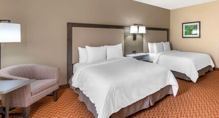 Best Western Plus Kendall Hotel & Suites Room Type - Accessible - 2 Queen, Mobility Accessible, Communication Assistance, Roll In Shower, Non-Smoking, Fu Best Western Plus Kendall Hotel & Suites Room Type - Accessible - 2 Queen, Mobility Accessible, Communication Assistance, Roll In Shower, Non-Smoking, Fu