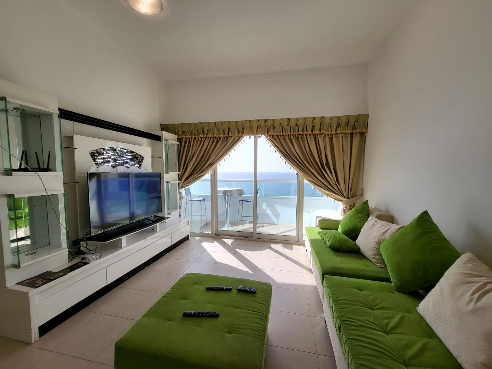 Beachfront Holiday Homes - Tap to explore photos