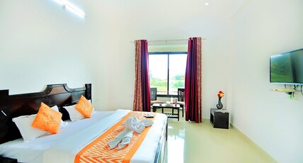 Rangbhawan INN Room Type - Suite Room with Lake view