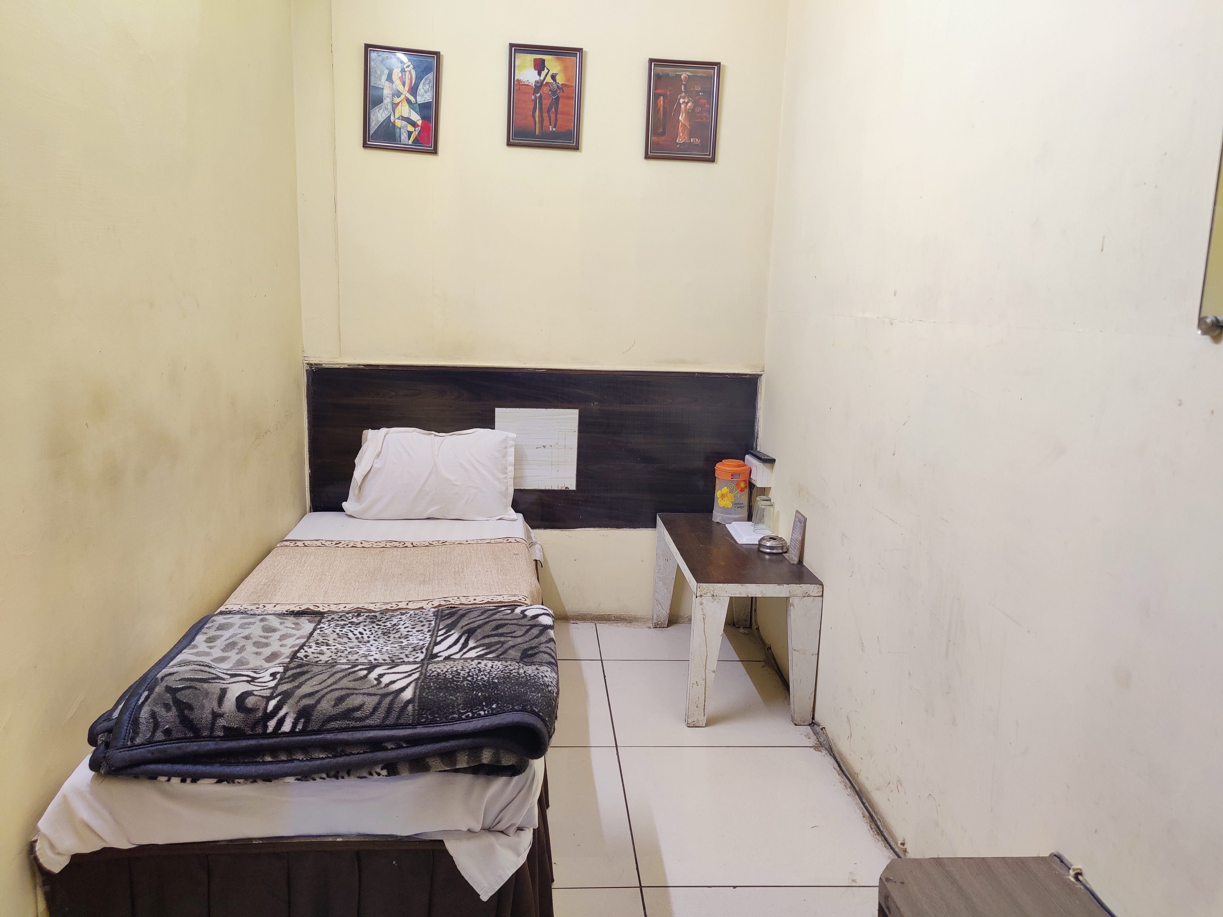 Hotel Mangalam - Tap to explore photos