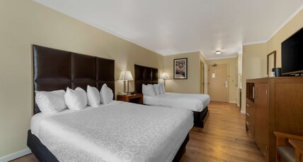 Best Western Plus Northwoods Inn Room Type - 2 Queen Beds, Non-Smoking, Microwave And Refrigerator, Exterior Room, Full Breakfast Best Western Plus Northwoods Inn Room Type - 2 Queen Beds, Non-Smoking, Microwave And Refrigerator, Exterior Room, Full Breakfast