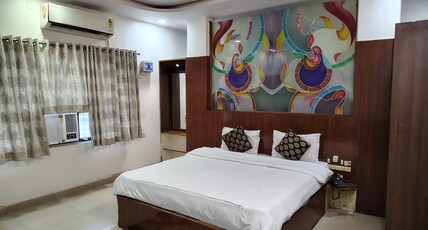 HOTEL SURI INTERNATIONAL Room Type - LUXURY AC ROOM