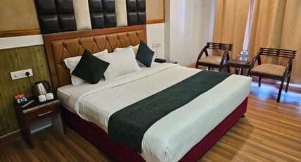 Hotel Mayur by RoomsInc Room Type - Deluxe Roomsinc (Double Bed) Hotel Mayur by RoomsInc Room Type - Deluxe Roomsinc (Double Bed)