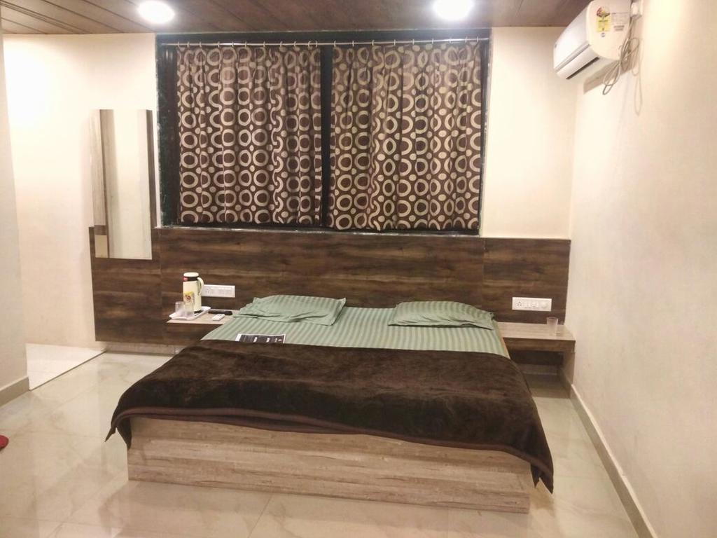 Hotel Shri Sai Murali - Sai Ganesh Group - Tap to explore photos