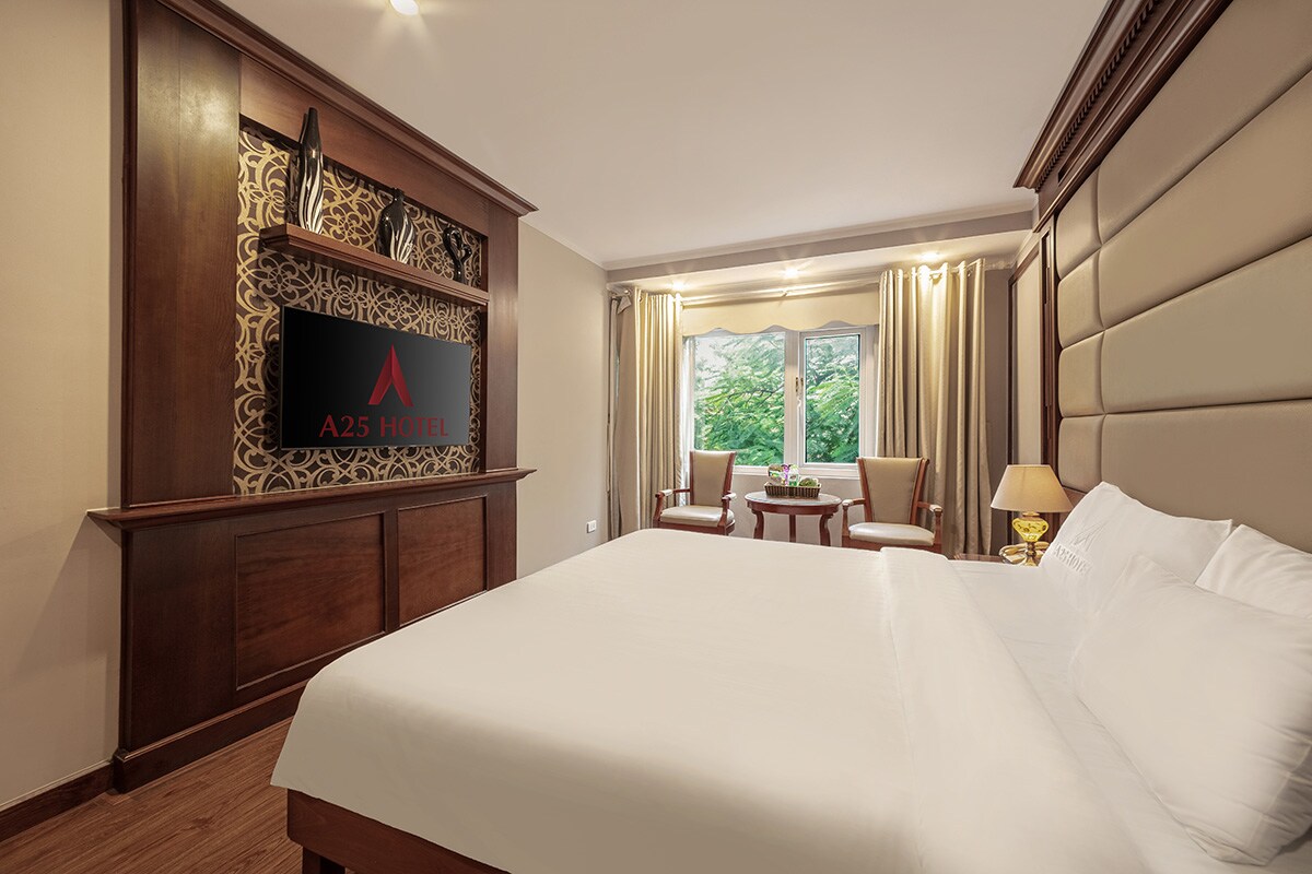 A25 Premium Hotel - 23 Quan Thanh - Tap to explore photos