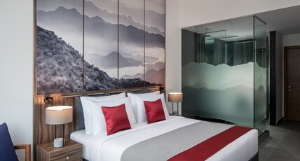 Grand Millennium Business Bay Room Type - Superior King Room