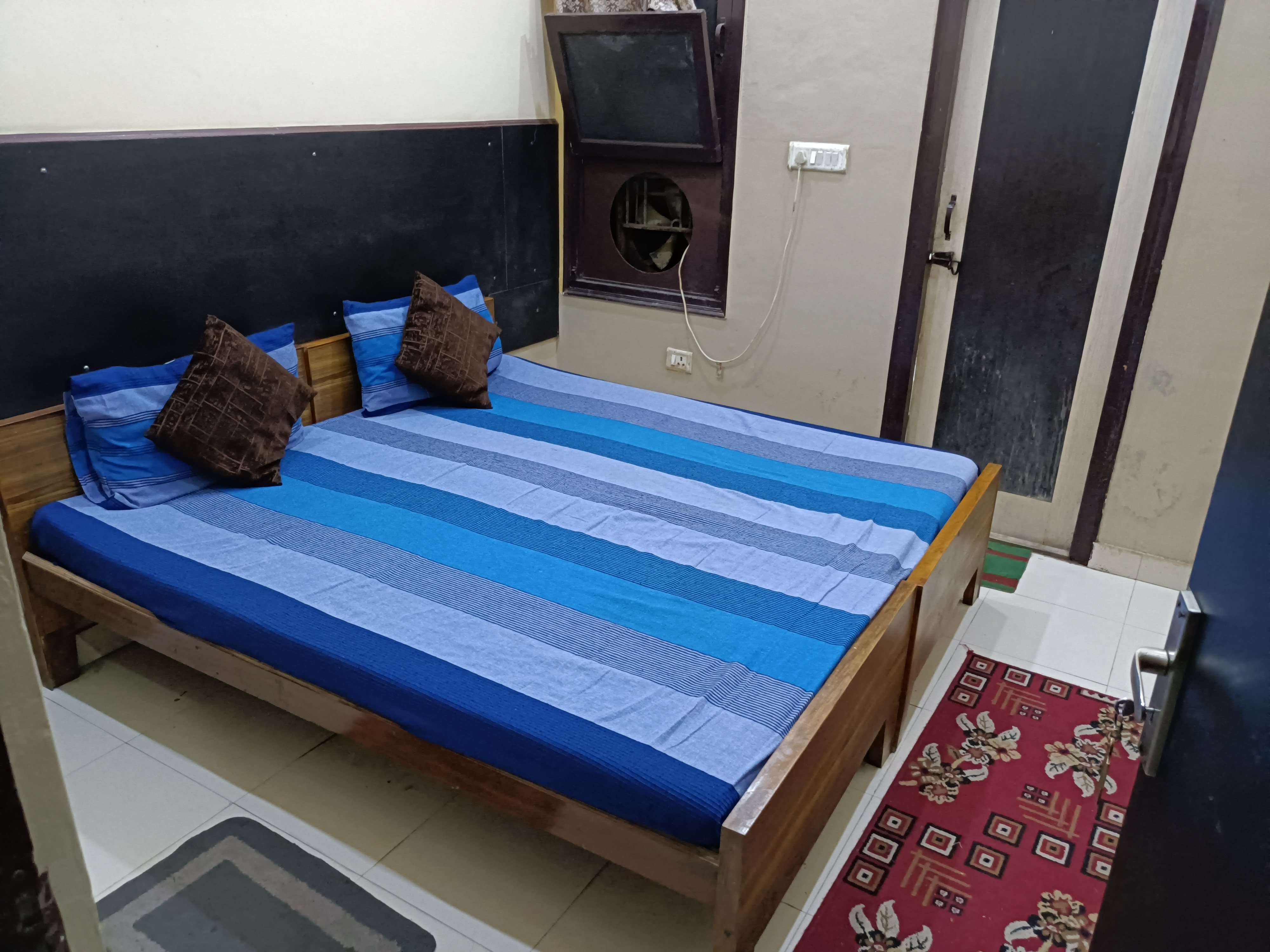 JAGRAJ GUEST HOUSE - Tap to explore photos