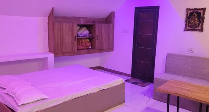 HOTEL SINGH EMPIRE & RESTRAUNTS Room Type - Deluxe King Bed
