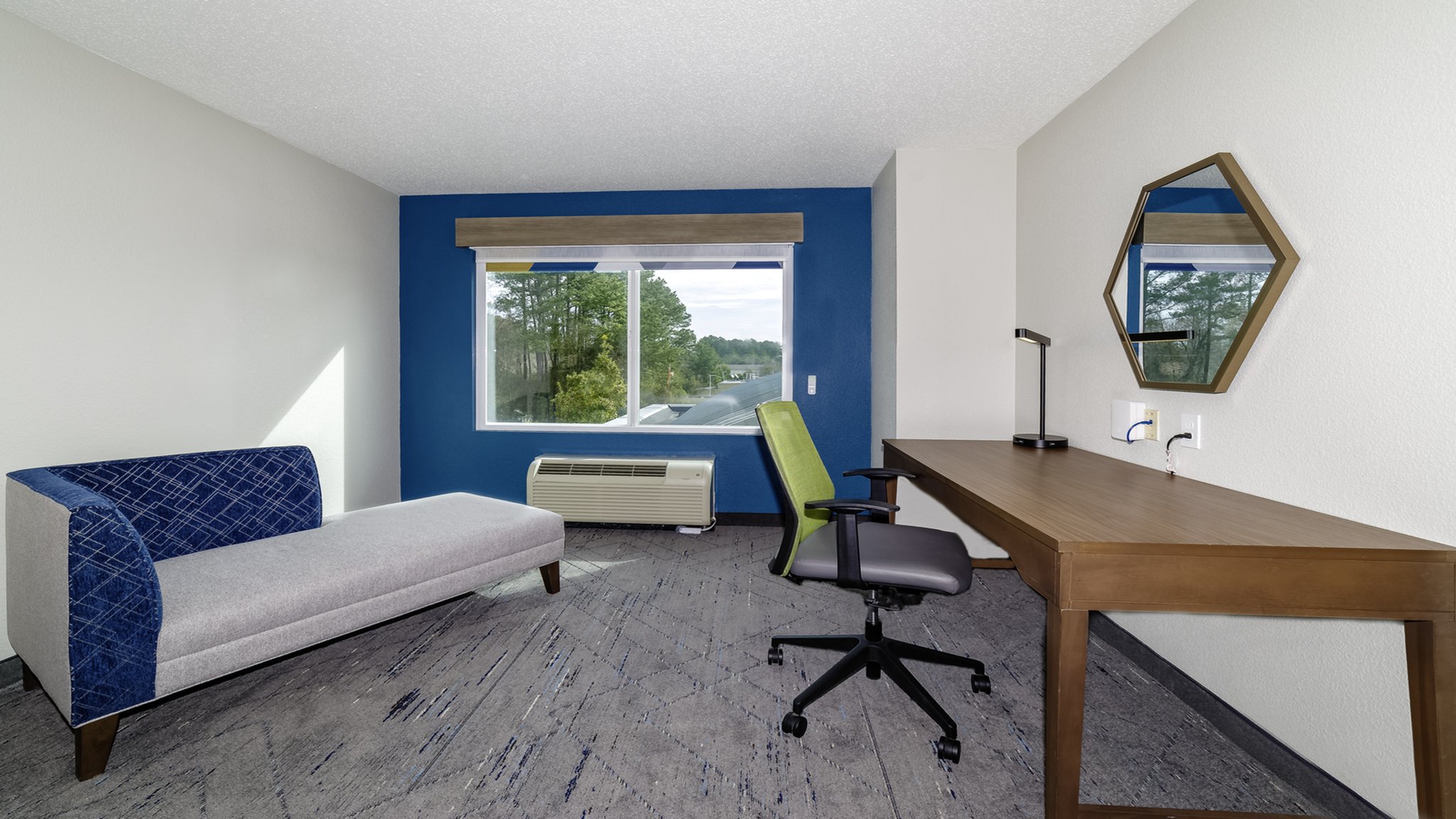 Holiday Inn Express & Suites WALTERBORO I-95 - Tap to explore photos