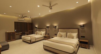 Balaji Seven Hills Room Type - Poolside Luxury Family Suite