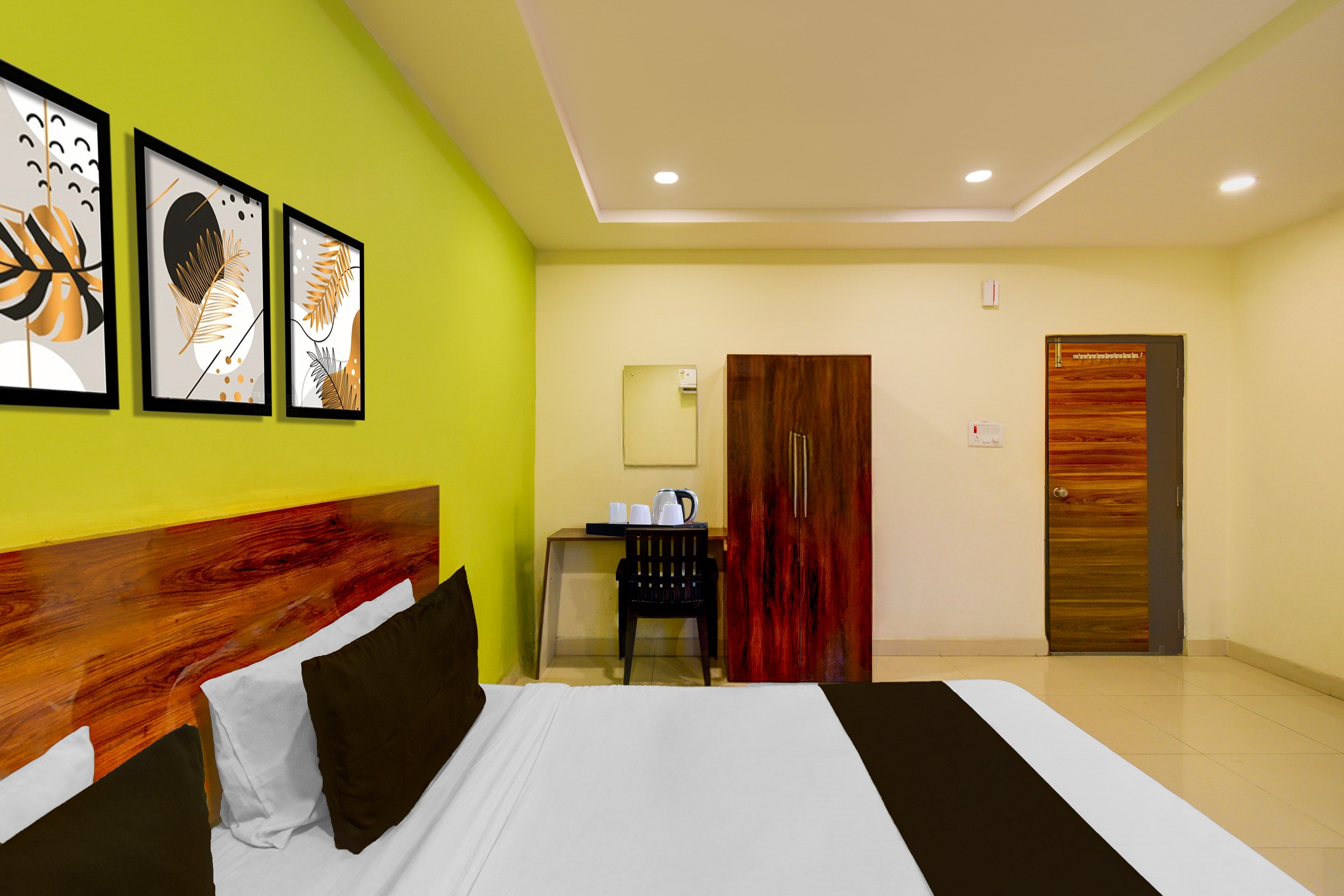Hotel O AMR Planet Mall Hyderabad Formerly R Square - Tap to explore photos