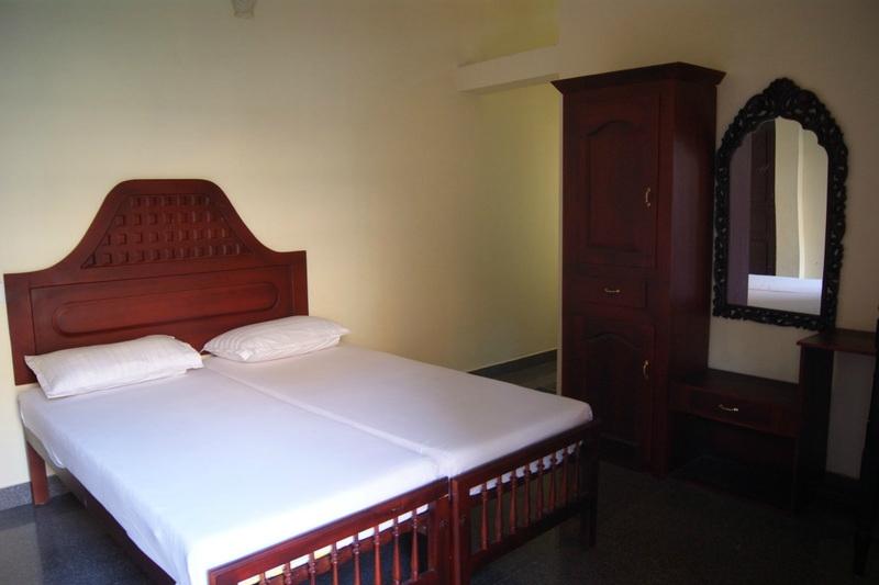 Alapatt Homestay | Rooms & Caretaker - Tap to explore photos