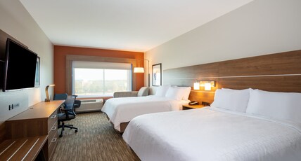 Holiday Inn Express & Suites - Beloit Room Type - 2 Queen Suite Communications Accessible