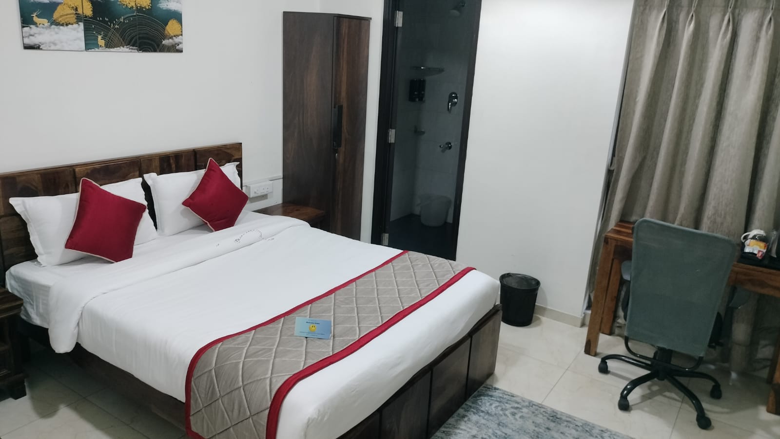 Saint Gobain Guest house, Mumbai- Twin Sharing - Tap to explore photos