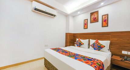FabHotel Sparkling - Nr. Yashobhoomi Convention Centre Room Type - Deluxe Room