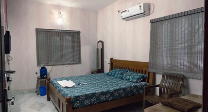 Nila Home Stays Room Type - Deluxe Double Bed