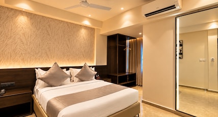 Radiance by Hotel Roopa Room Type - Premium Room - Queen Bed Radiance by Hotel Roopa Room Type - Premium Room - Queen Bed