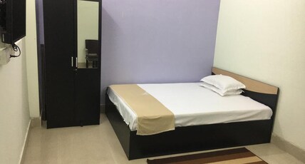 Hotel Central Residency and banquet Room Type - Deluxe Room non ac room