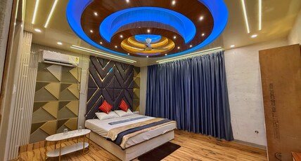 HOTEL AJ PLAZA Room Type - Couple suitewith bathtub