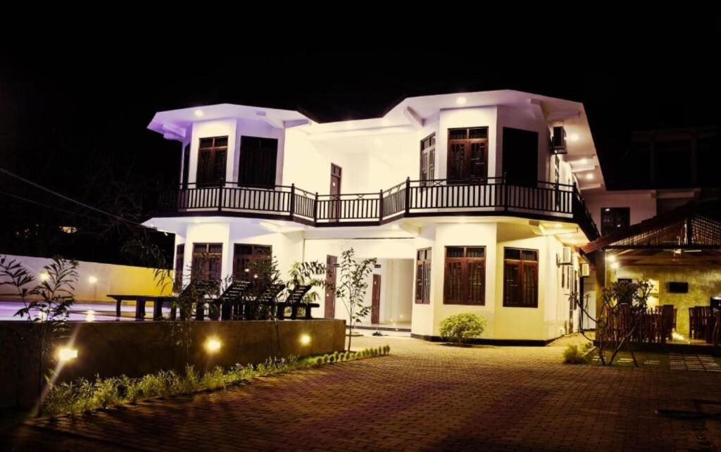 Mamma Raji Hotel - Freedom Paradise - Tap to explore photos