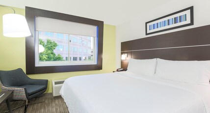 Holiday Inn Express Doral Room Type - Standard Room