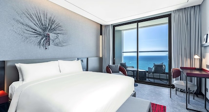 Radisson Red Danang Room Type - Deluxe Room - Ocean View Radisson Red Danang Room Type - Deluxe Room - Ocean View