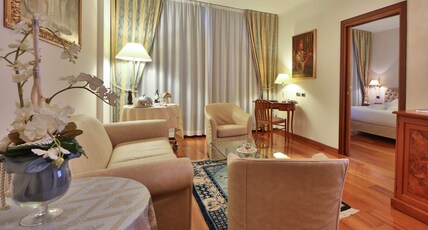 Best Western Hotel Globus City Room Type - Suite-1 Queen Bed, Jacuzzi, Executive Room