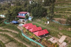 Hideout Homestay and Camps