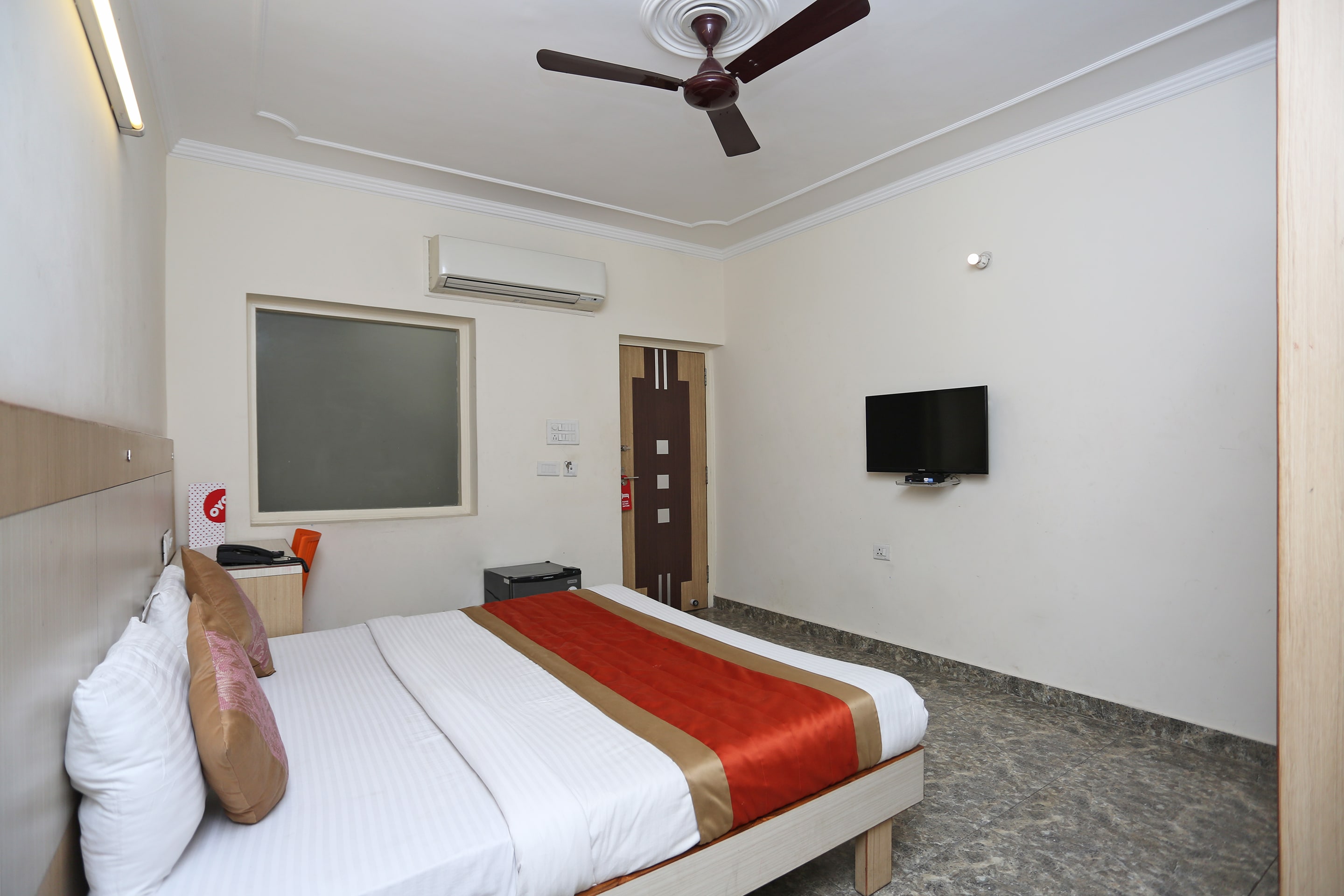 Hotel O Secret Miraz - Tap to explore photos