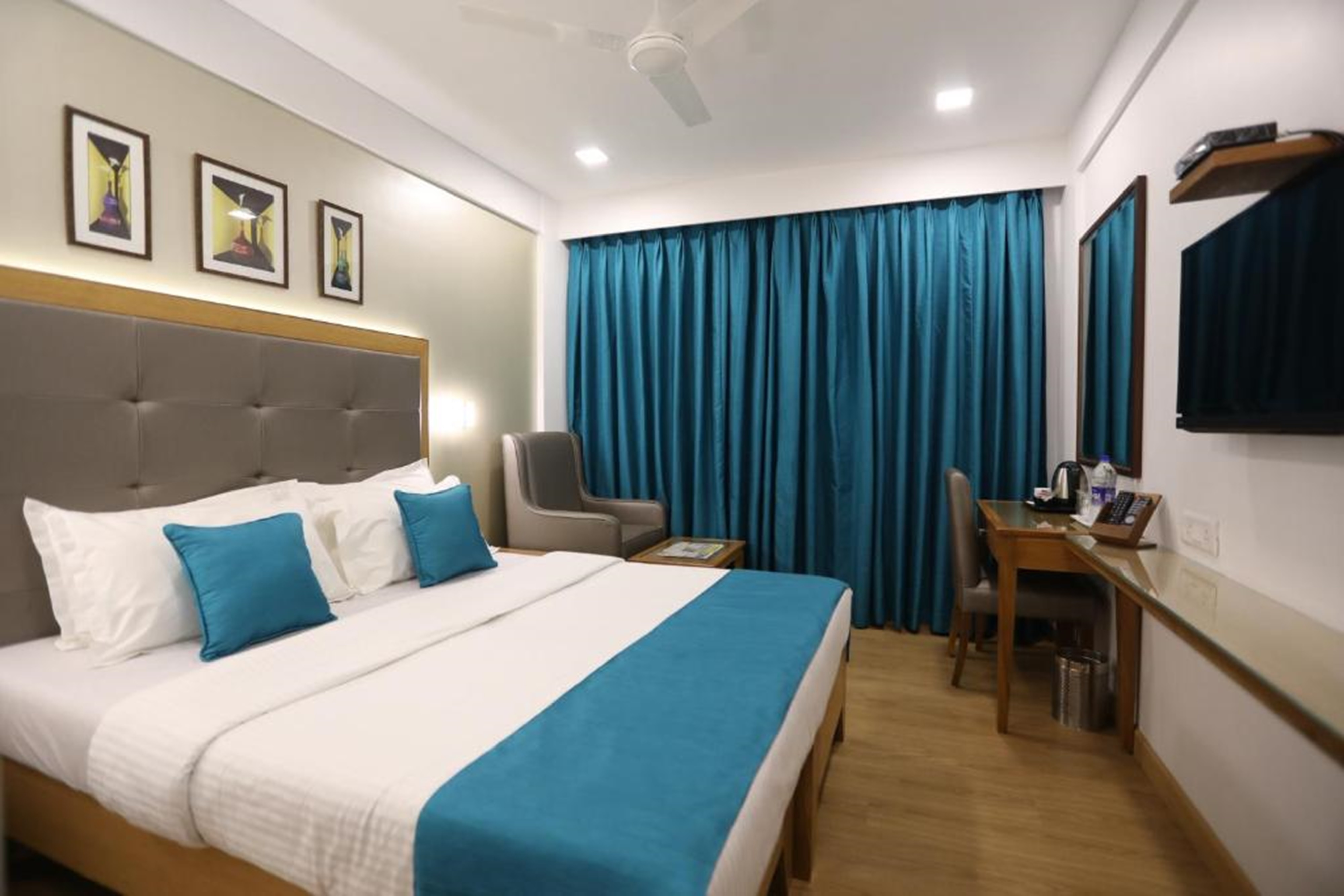 Citizen Hotel - Tap to explore photos