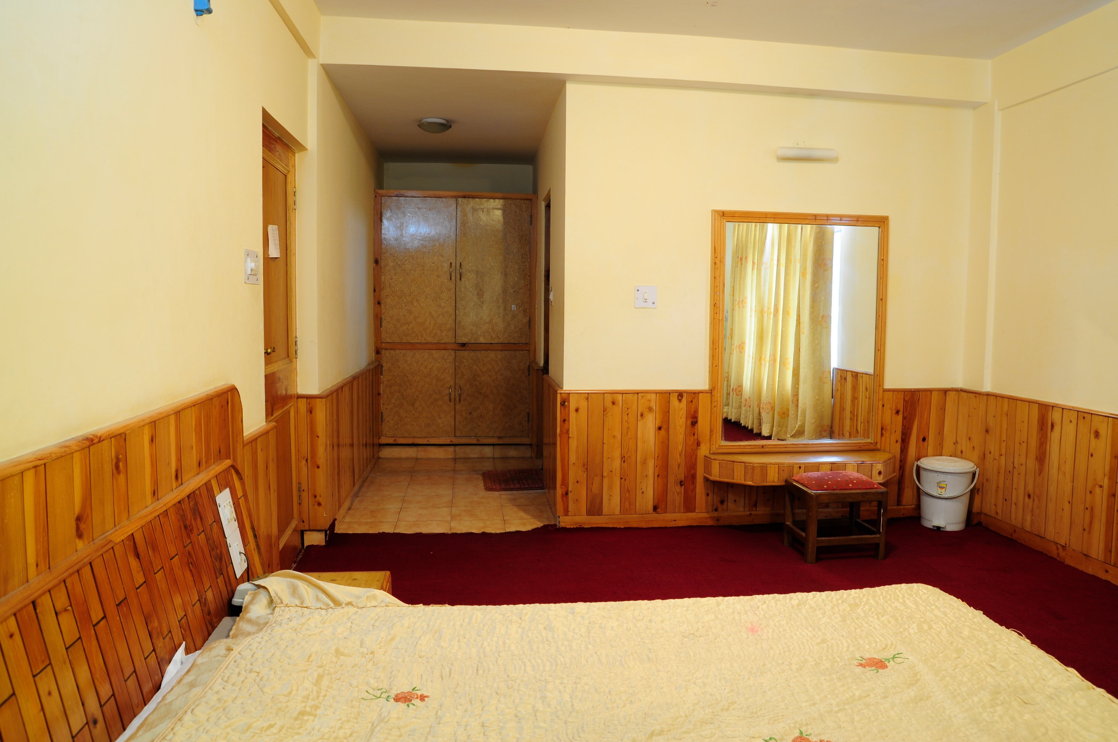 Hill View Cottage - Tap to explore photos