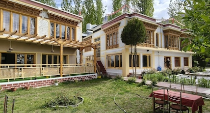 HOTEL NAMGYAL VILLA Room Type - Deluxe Room With Garden View HOTEL NAMGYAL VILLA Room Type - Deluxe Room With Garden View
