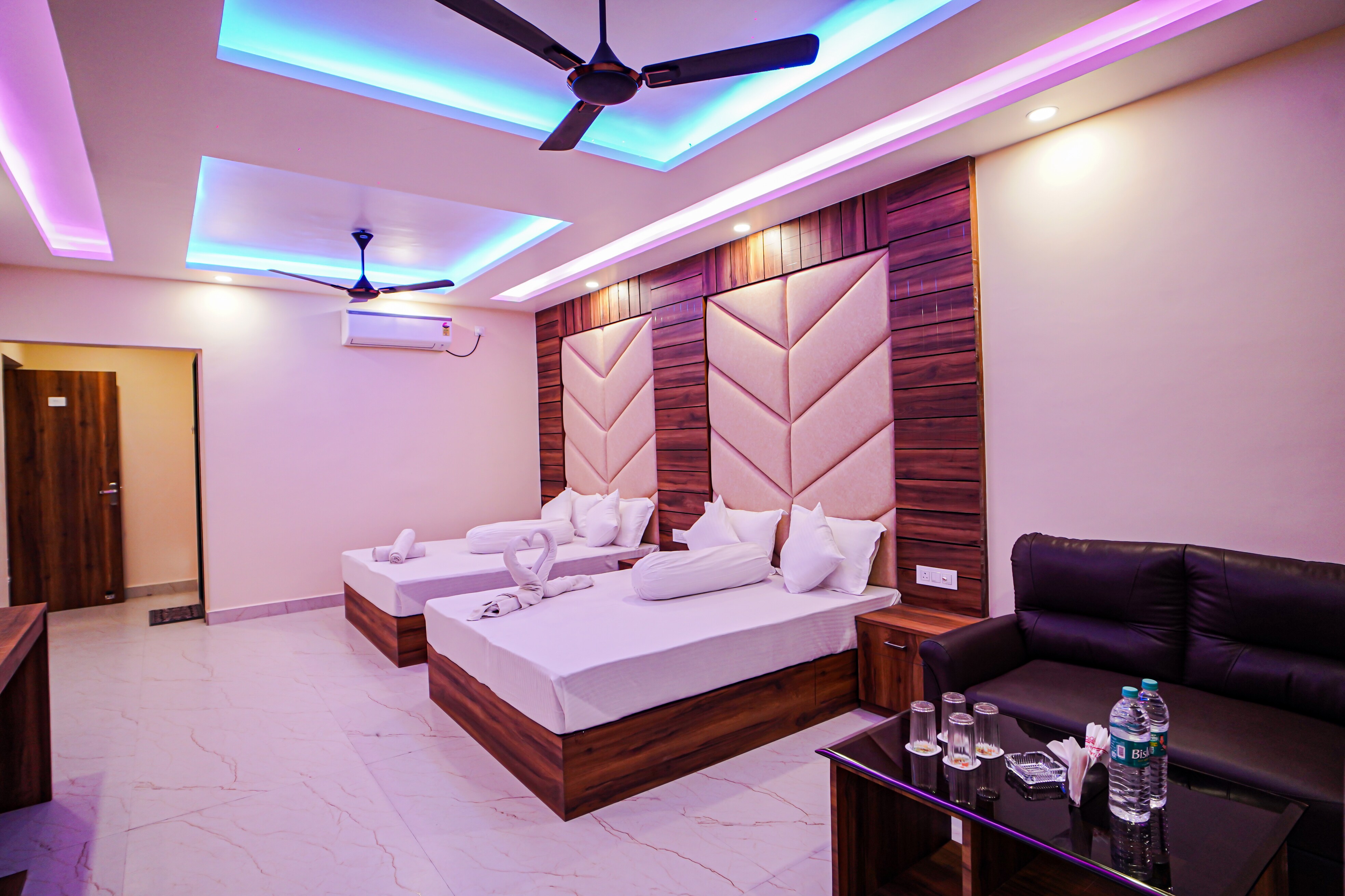 JAS LUXURY RESORT - Tap to explore photos