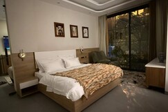31 Club Avenue | Entire Luxe Apartments