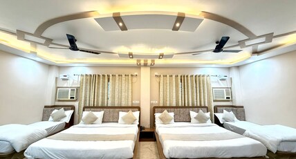 HOTEL THE PUSHPRAJ Room Type - Family 6 beded deluxe Room