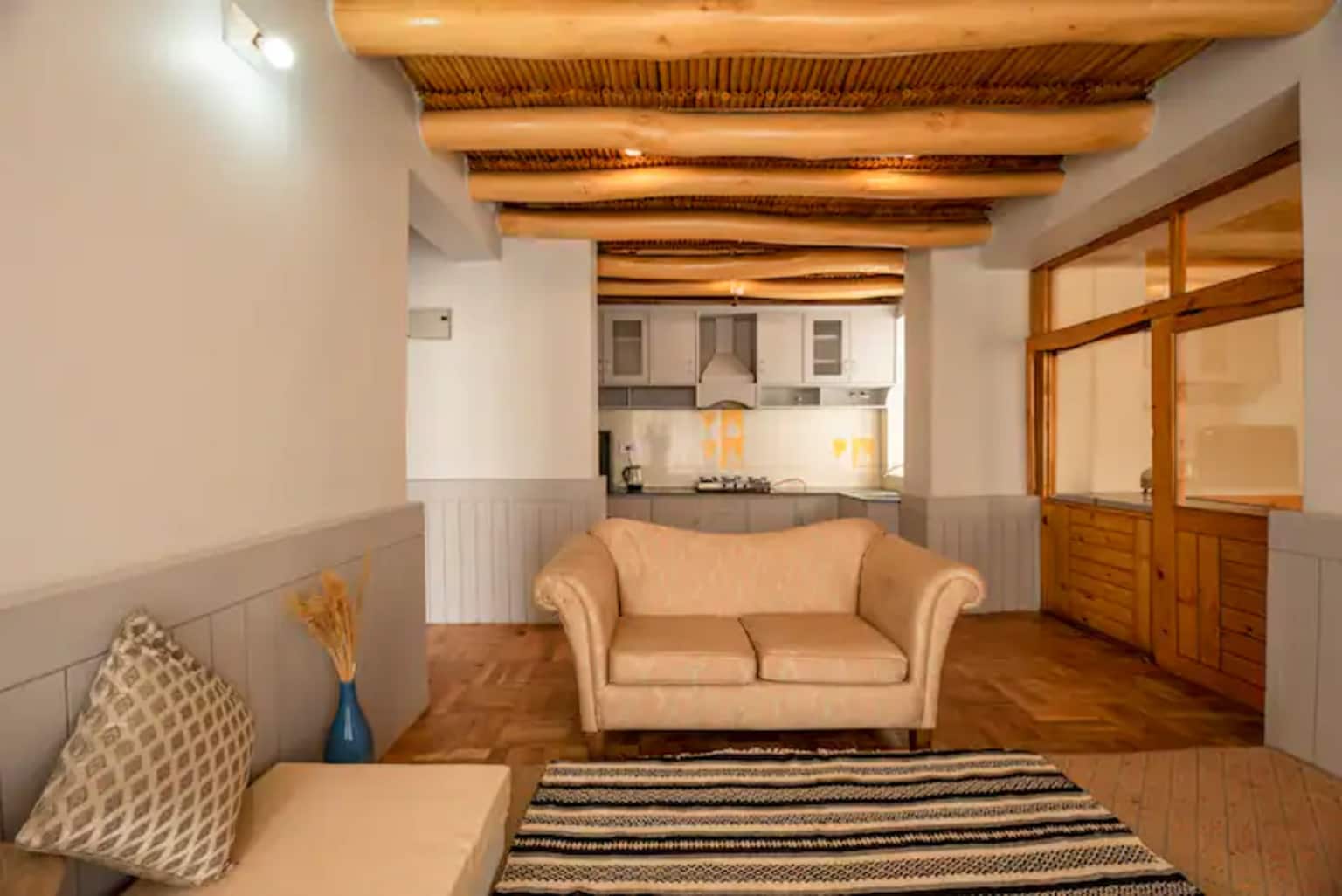 Primrose Cottage | Stand alone 1bhk w garden - Tap to explore photos