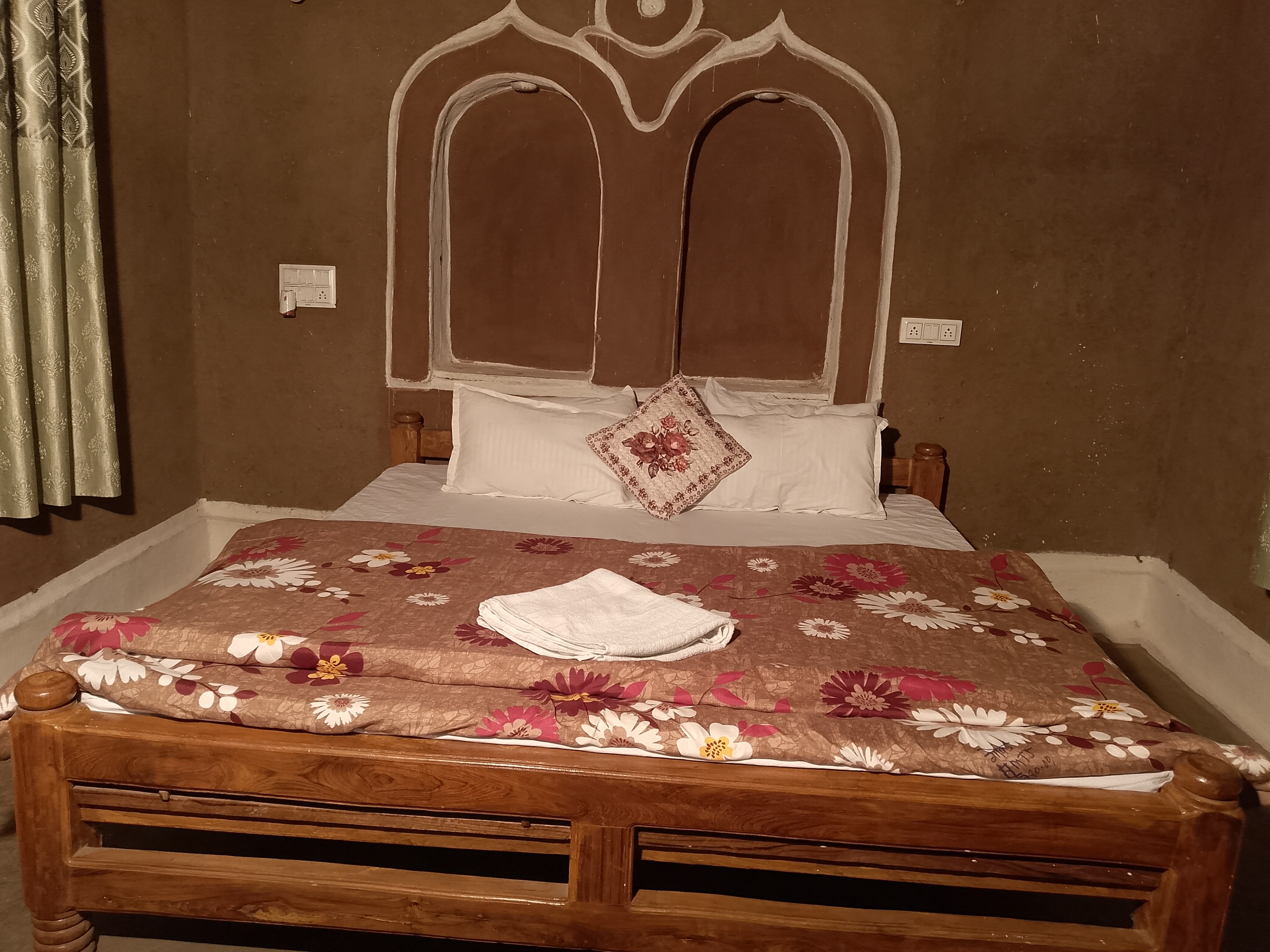 Hills view Homestay kajra - Tap to explore photos